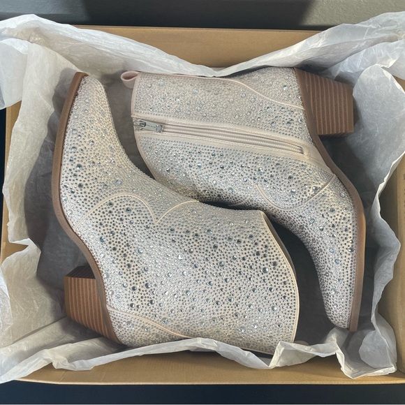 Jessica Simpson Ostelle Rhinestone Western Bootie - Picture 13 of 15